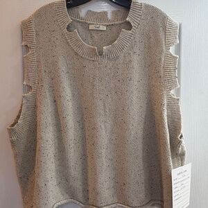 New Easel Sleeveless Sweater Vest Women’s One Size Chunky Knit Layering Top Tan